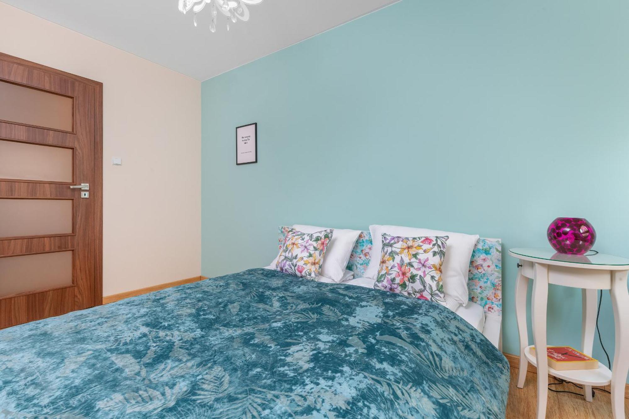 Seaside With Parking In By Renters Sopot