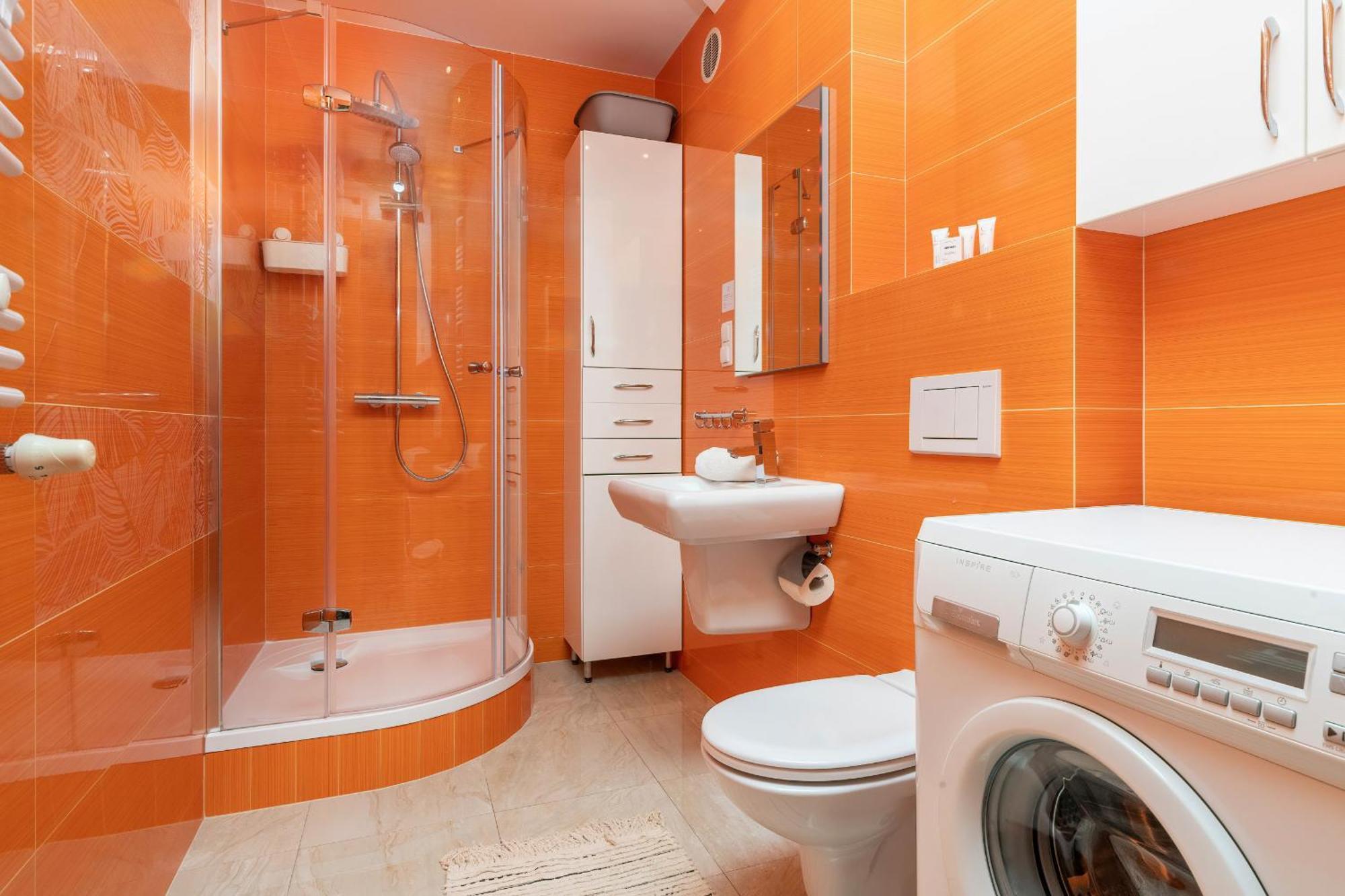 Apartment Seaside With Parking In By Renters *